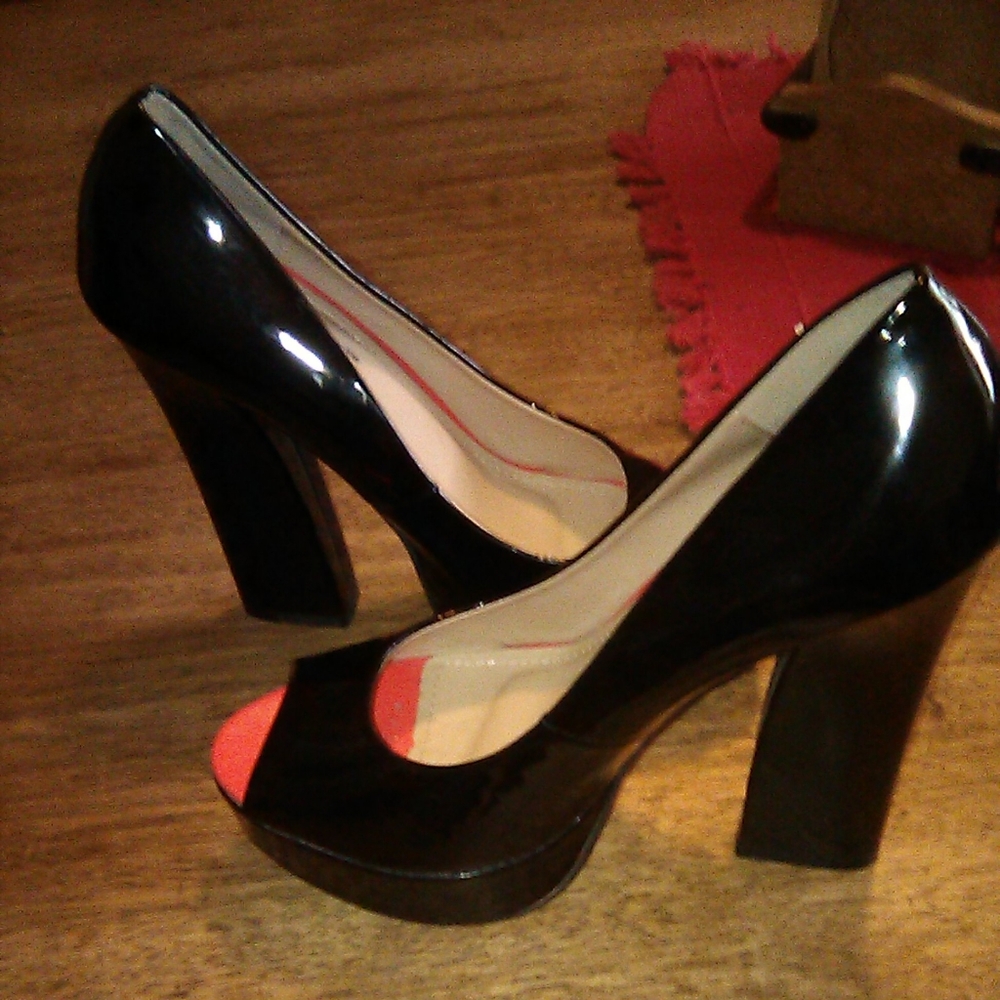 Women's Bonnibel Black Chunky Heels Size 6 1/2